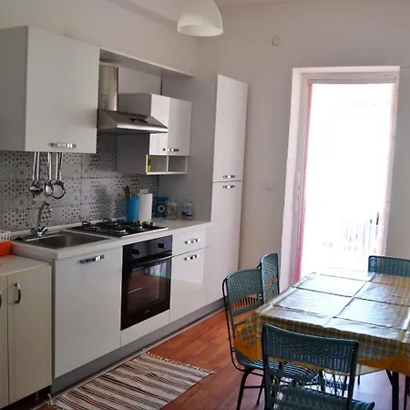 In Riva Al Mar Rosso Zona Canalotto Holiday home *
